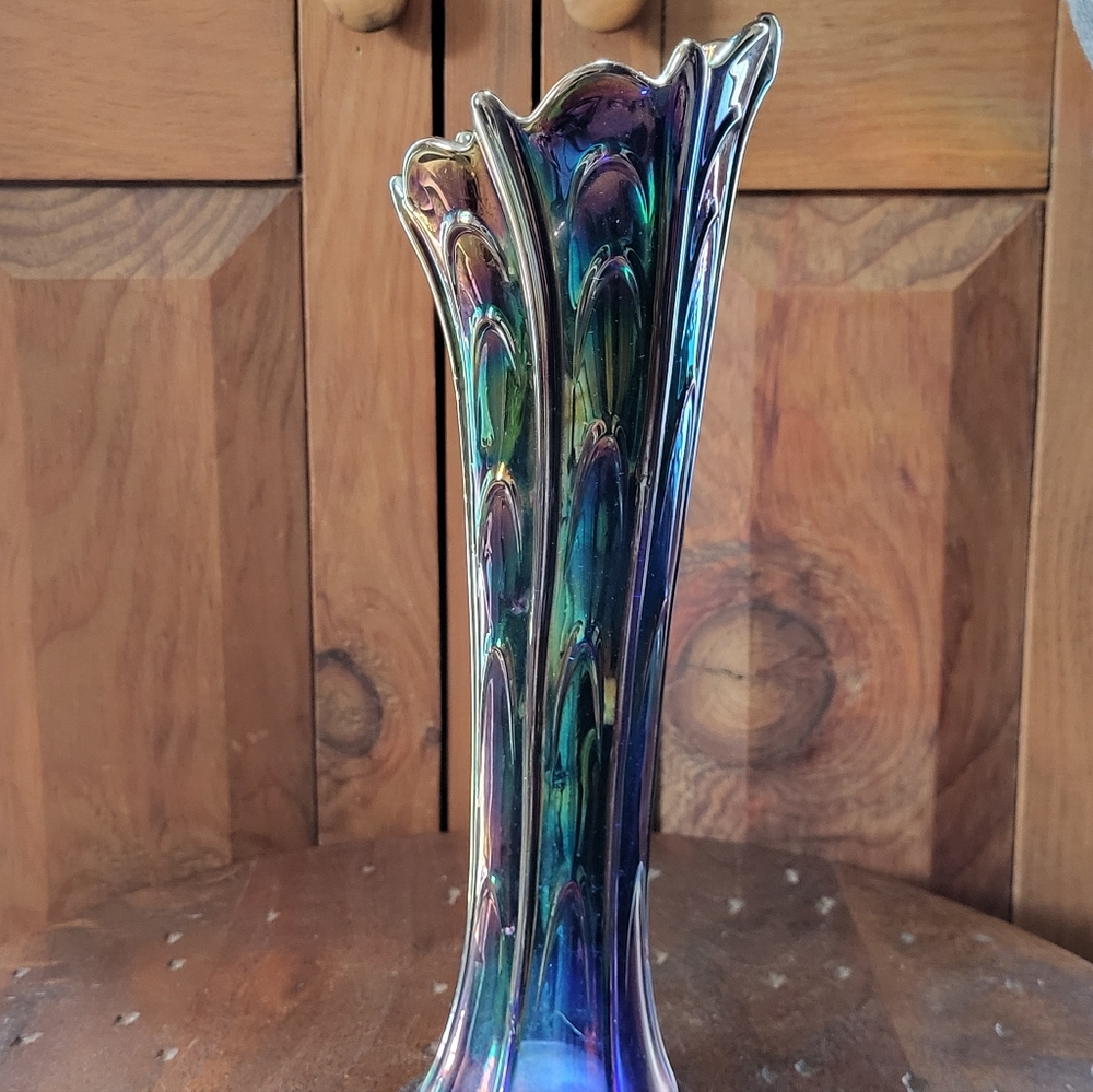 Fenton Carnival Glass Vase - Picture 9 of 14